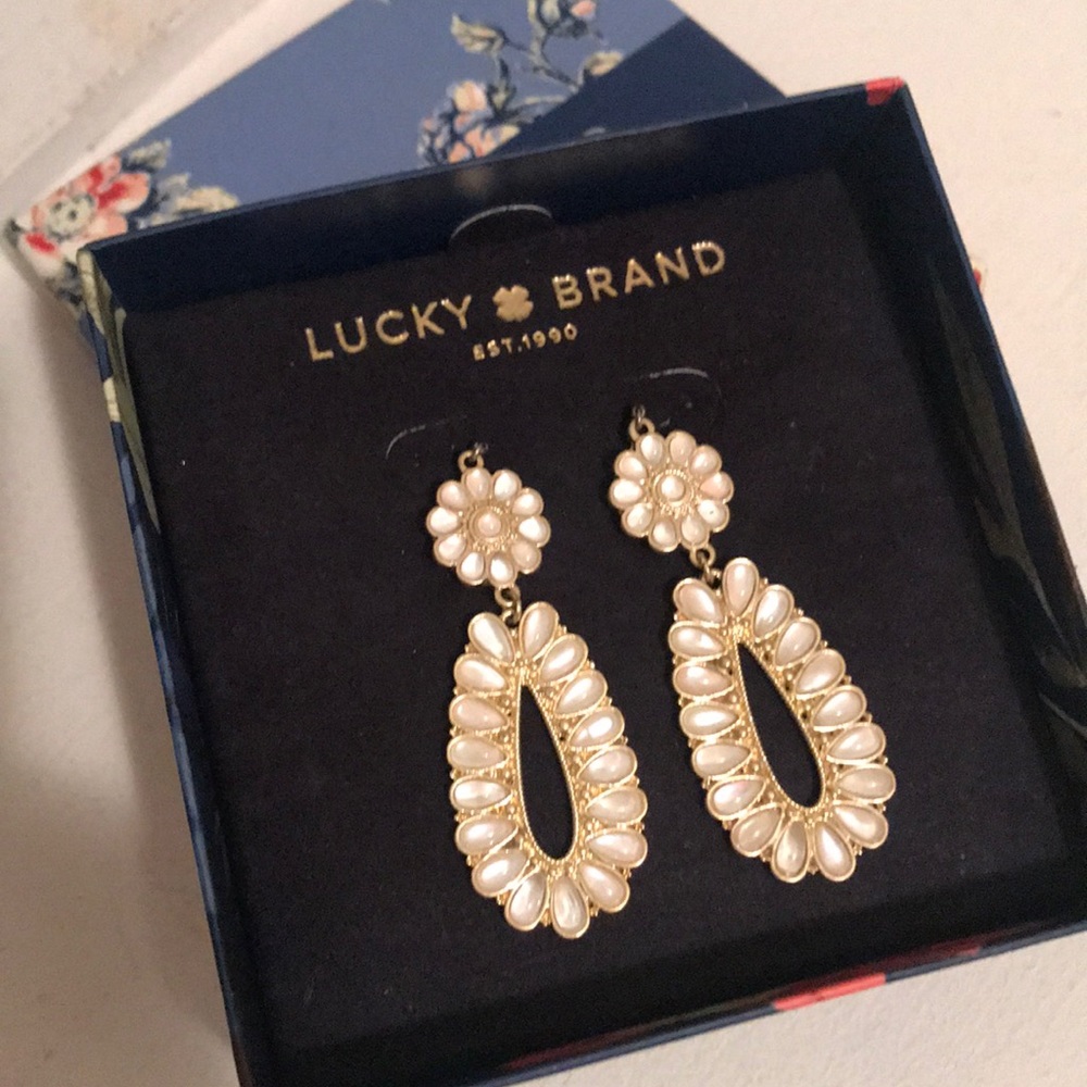 Lucky Brand NWT gold earring